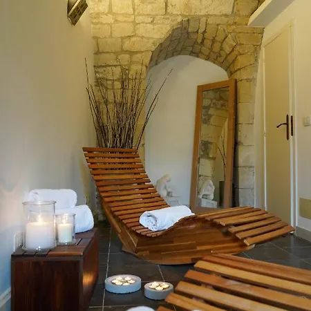 Castle Feriehus Modica