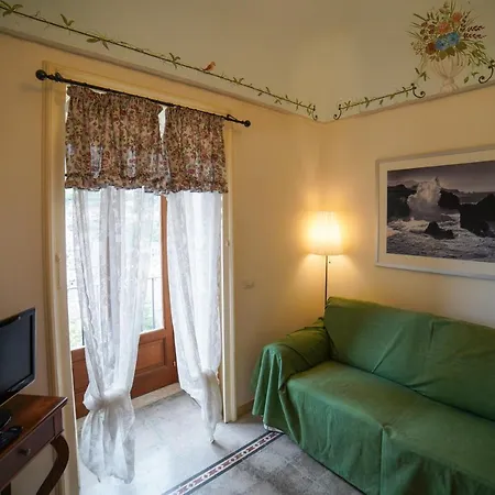 Castle Semesterbostad *